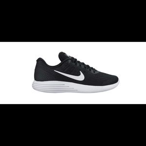 Woman’s Nike Lunarglide 8